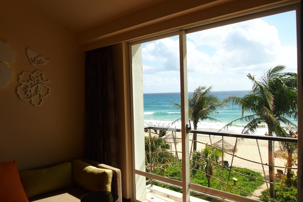 Chateau Beach Resort Kenting Esterno foto View from a room at the Grand Palladium Hotel